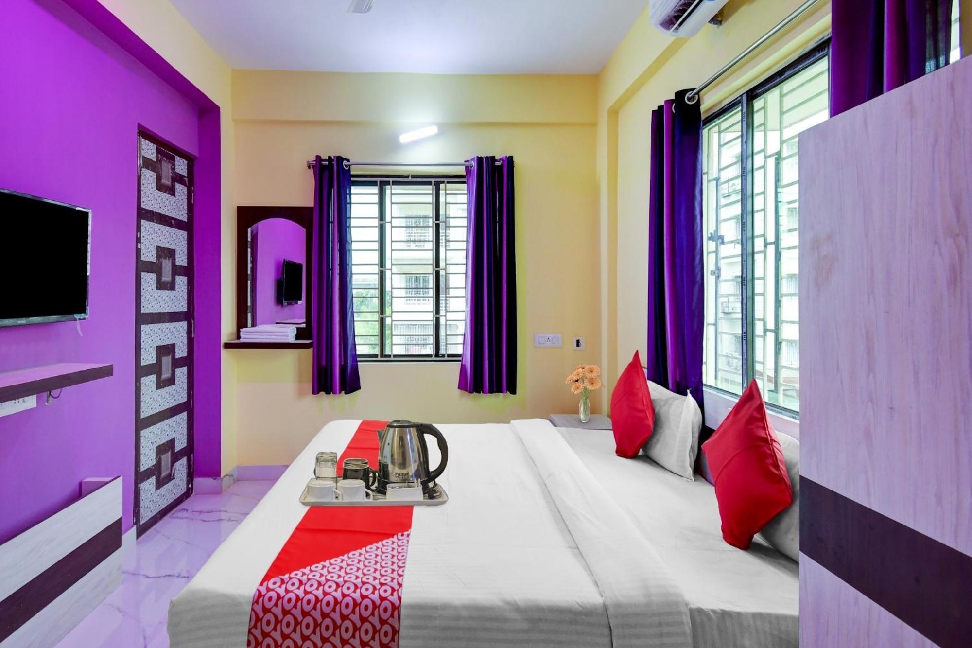Super Hotel O 4 Friends Калькутта Экстерьер фото