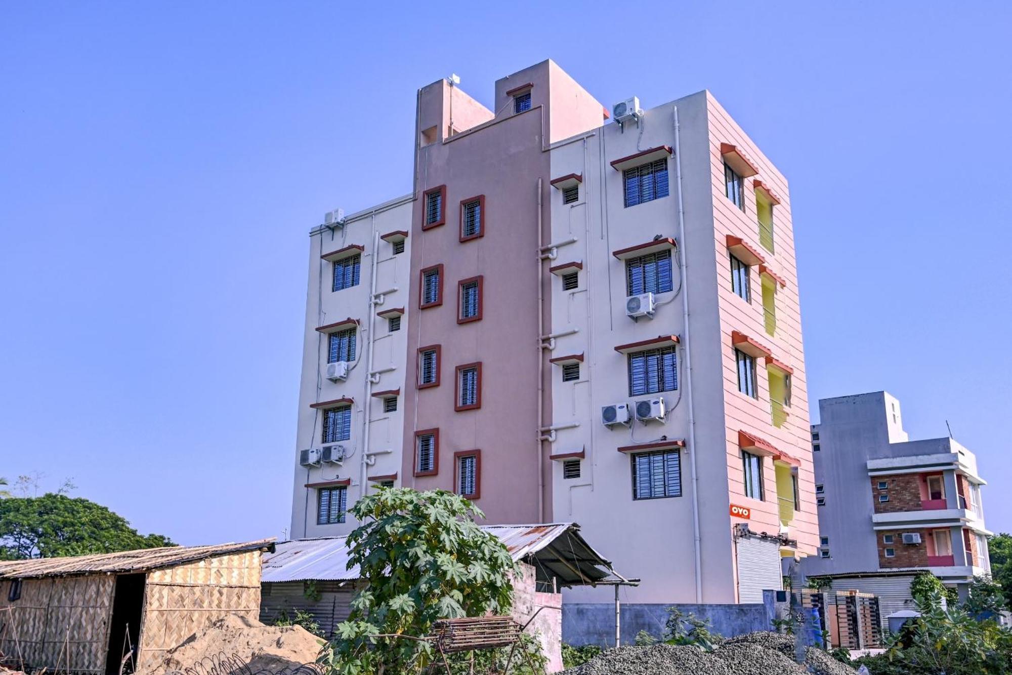 Super Hotel O 4 Friends Калькутта Экстерьер фото