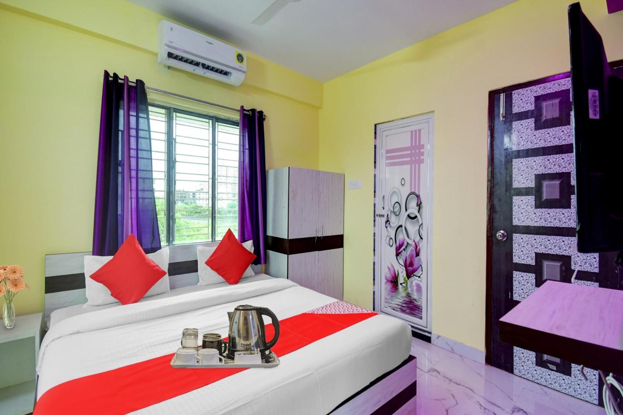 Super Hotel O 4 Friends Калькутта Экстерьер фото