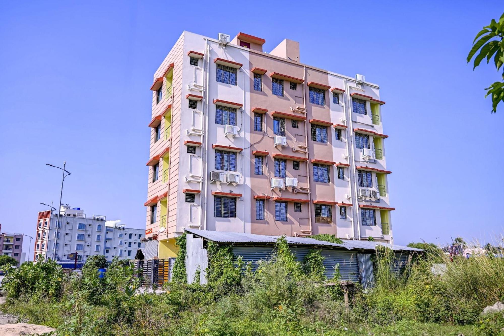 Super Hotel O 4 Friends Калькутта Экстерьер фото